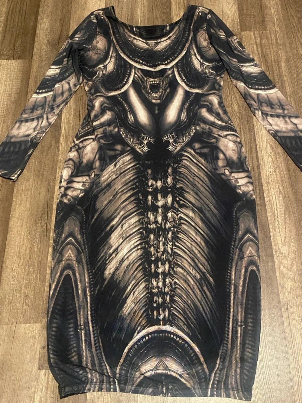 Sculpted Black Printed Midi Dress with Waist Accent - Picture 6 of 9